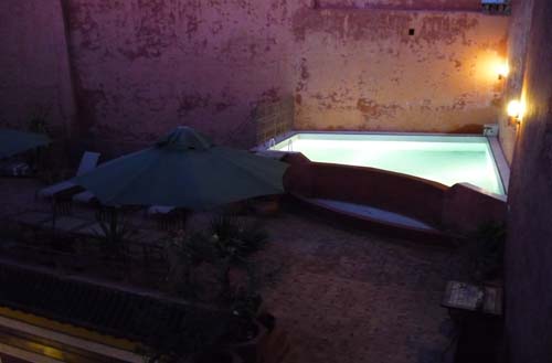 piscine-nuit-riad-meknes